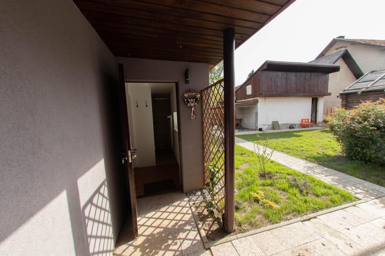 Privat Vcelka Apartment Liptovsky Mikulas Bagian luar foto